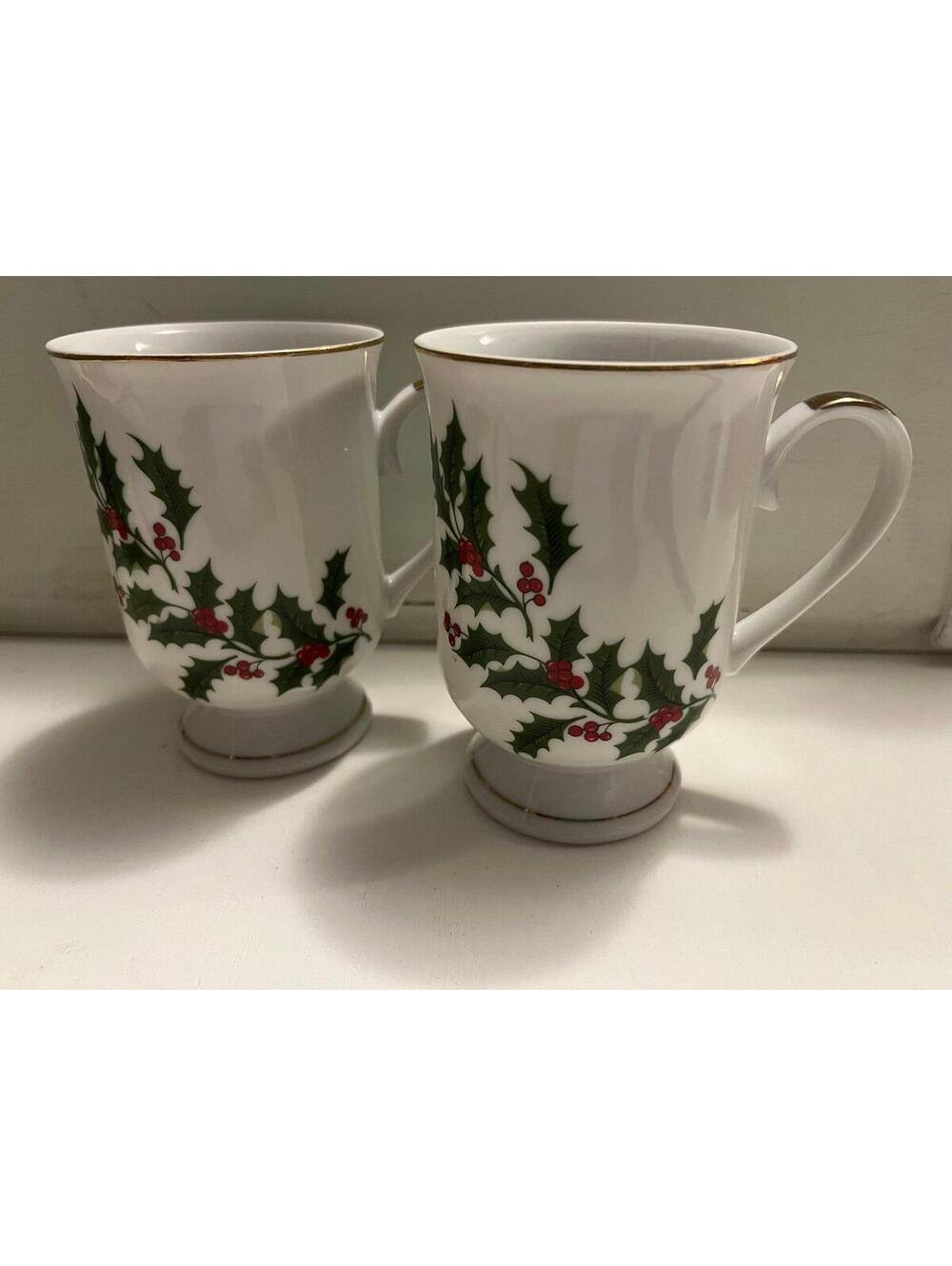 Set of 2 Star Porcelain Japan Holiday Holly Pattern Coffee Mugs